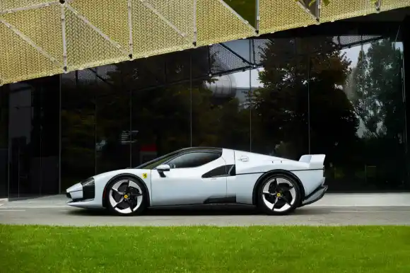 Ferrari unveils the SC40 a striking new one-off homage to the F40