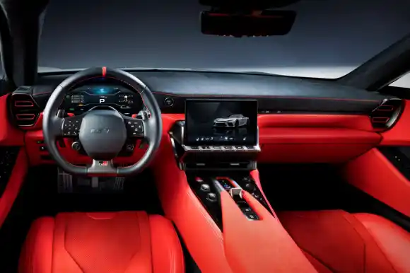 Toyota onthult ontwikkelingsprototypes voor nieuwe GR GT supercar en raceauto