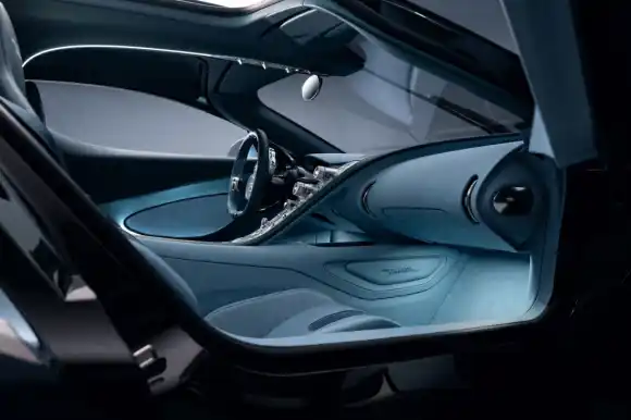 Bugatti explique la philosophie analogique qui sous-tend l'int&eacute;rieur du tourbill