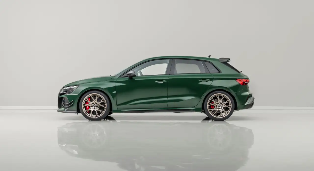 Audi celebre les 50 ans de ses moteurs cinq cylindres avec une edition limitee d #1