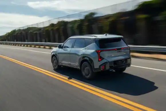 Kia reveals larger second-generation Seltos with hybrid option