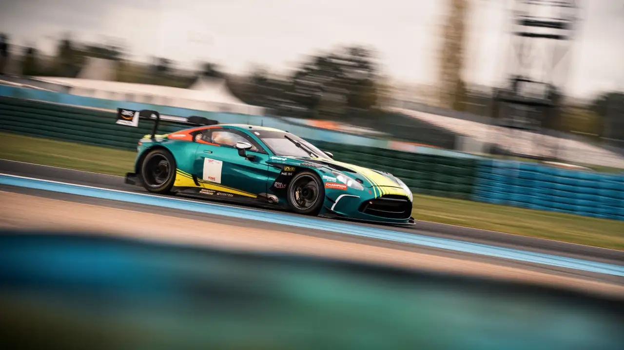 Seven Aston Martins to start GT World Challenge Europe at Paul Ricard #1