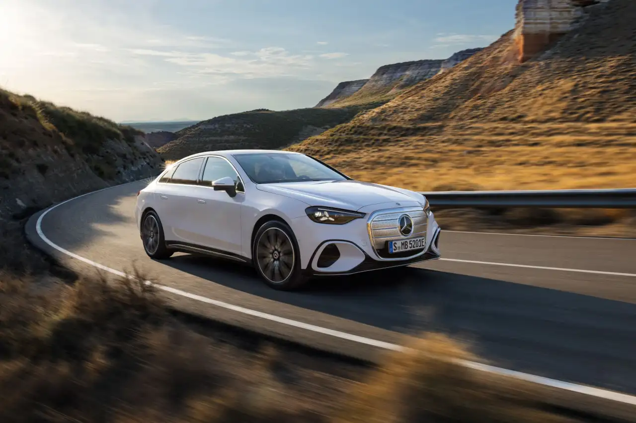 Mercedes reveals all-electric C-Class with up to 762 km range #1