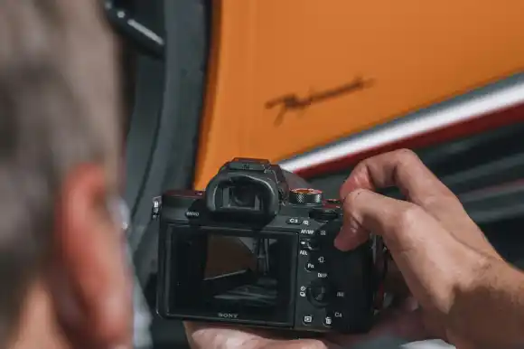 Las diez fotos que no pueden faltar en ning&uacute;n anuncio de venta de coches