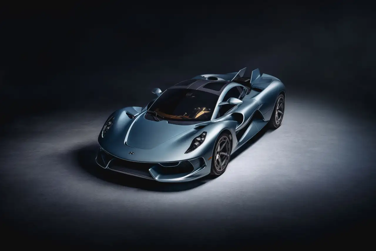 Hennessey Blackbird: a naturally aspirated, manual-transmission hypercar #1