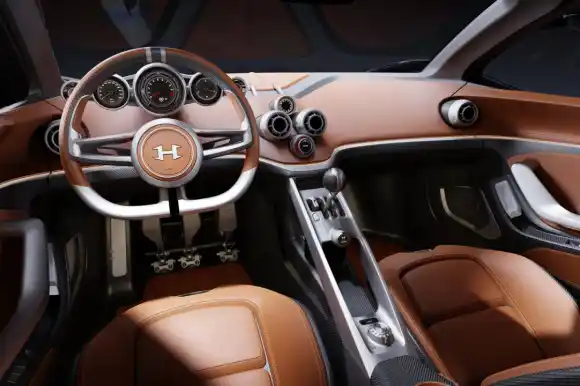 Hennessey Blackbird : une hypercar à moteur atmosphérique et boîte manuelle